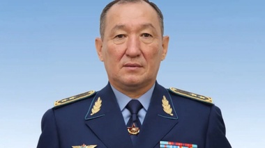 Дәурен Қосанов қорғаныс министрі болып қайта тағайындалды