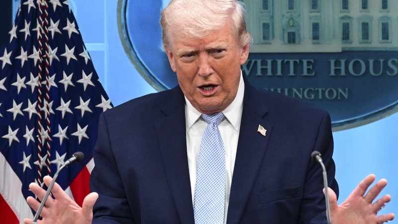 Трамп объявил чрезвычайное положение в США