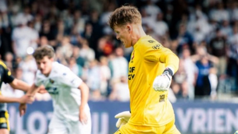 Вратарь забил два гола и спас клуб от поражения 0:2 на старте чемпионата