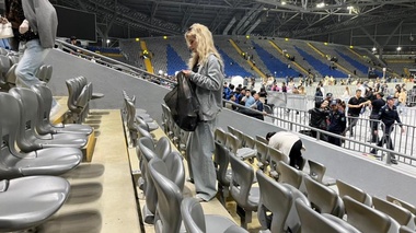 Экоакция на «Астана Арене»: концерт Энрике Иглесиаса в столице завершился массовой уборкой