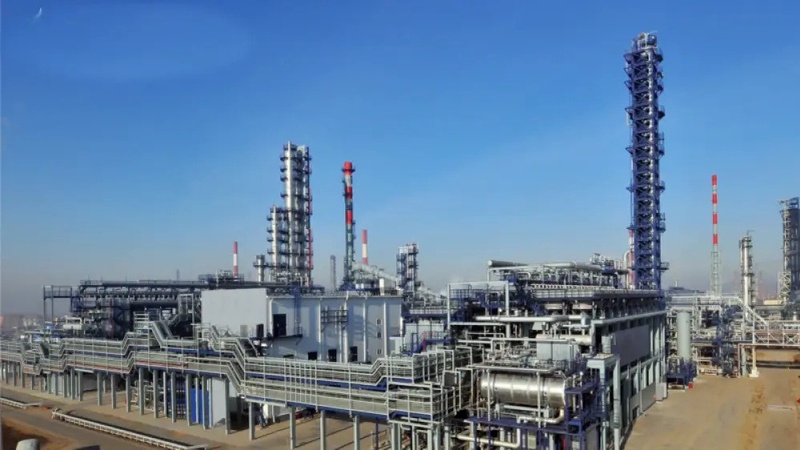 Казахстанцы жалуются на бензин - что показала проверка Павлодарского нефтехимического завода