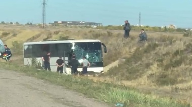 Маршрутный автобус с пассажирами слетел с трассы под Карагандой