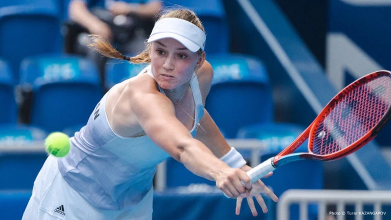 Рыбакиной отдали победу за выход в полуфинал US Open-2026