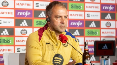 Флик отреагировал на решение организаторов "Золотого мяча" по игрокам "Барселоны"