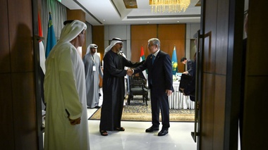 Президент Казахстана встретился с наследным принцем Абу-Даби
