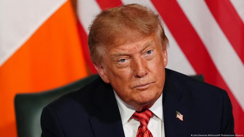 Трамп Зеленскийді Ресей мұнай өңдеу зауыттарына шабуылдамауға үндеді