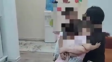 Расправа над семьёй в Атырау: появилось видео встречи Акбаян Мукангалиевой с детьми