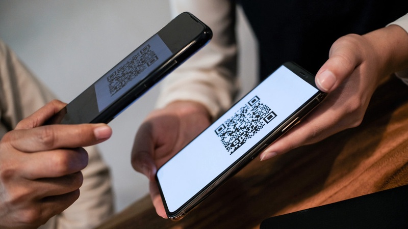 QR-платежи хотят освободить от НДС - что будет с комиссиями