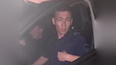 “Купи сигареты“ – полицейского проверят после видео с подростком в Шымкенте