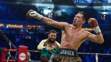 Алимханулы принял официальное решение по бою с чемпионом мира