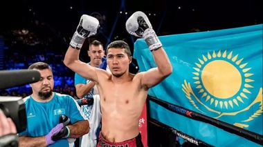 Айқас алды көзарбасу! Нұрсұлтанов чемпионның көзіне тік қарады