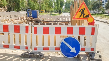 Алматыда Төле би көшесінде қозғалыс шектеледі