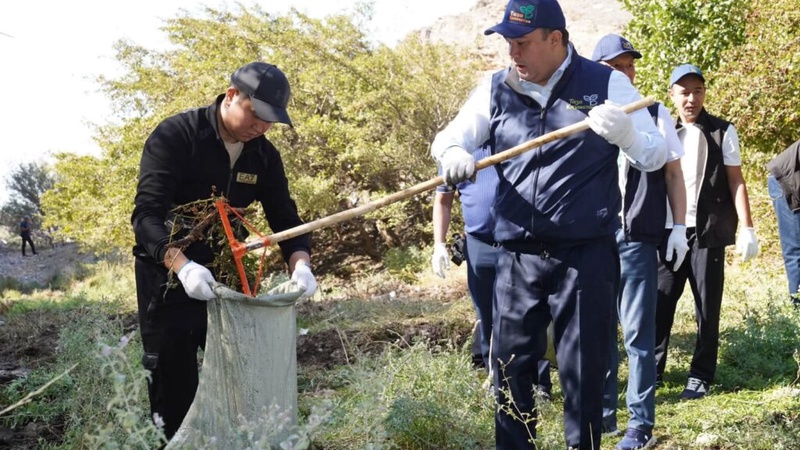 Түркістан облысында «World Cleanup Day» аясында тау баурайында 4 мыңнан астам адам ауқымды сенбілікке қатысты