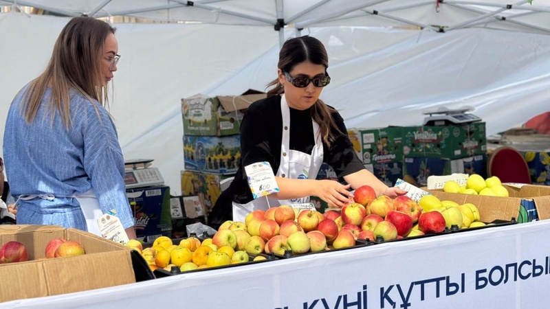 Алматыда Қала күніне орай алма жәрмеңкесі басталды