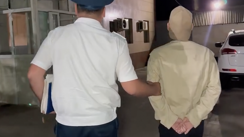 Шымкентте ер адам TikTok-тағы тікелей эфир салдарынан 7 тәулікке қамалды