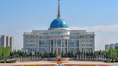 Тоқаев Құрлық әскерлерінің бас қолбасшысын ауыстырды