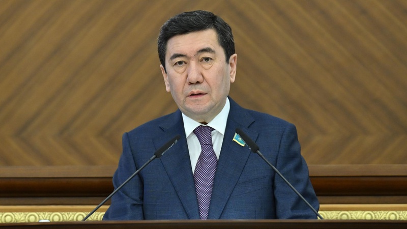 Ерлан Кошанов избран председателем Халық Кеңесі