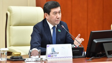 Қошанов Қазақстан Халық Кеңесінің төрағасы болып сайланды