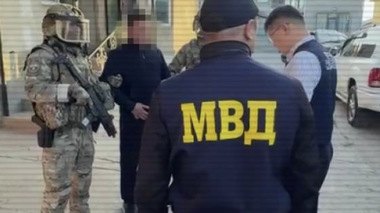 Жамбыл облысында шекарада көліктерді бопсалап келген қылмыстық топ ұсталды