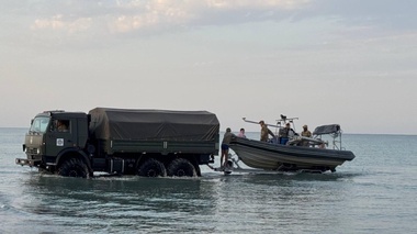 Минобороны показало кадры поисковой операции на Каспии