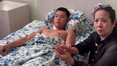 Выплыл и искал друга: появилось видео с выжившим военным в Мангистау