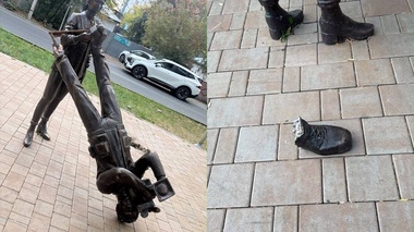 Астанада Журналистер аллеясындағы мүсінді бүлдіргендер ұсталды