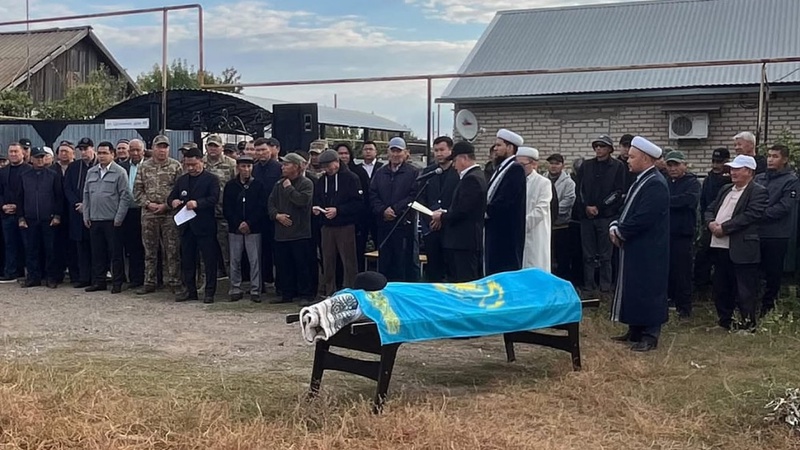 Каспийде қаза тапқан үш әскери қызметші БҚО-да жер қойнына тапсырылды