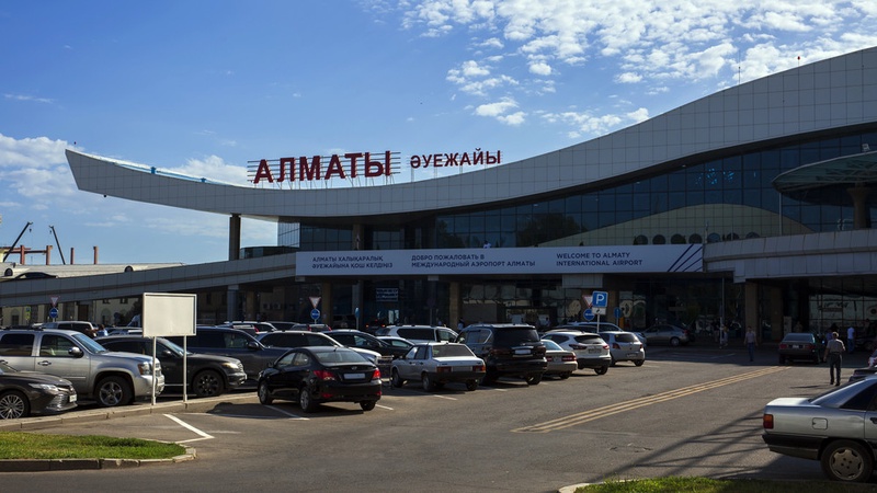 Опять Елеусинов? Пассажира арестовали на 10 суток после инцидента в аэропорту Алматы