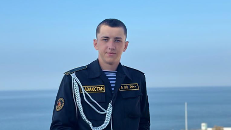 «Никита спас себя сам»: семья выжившего на Каспии военного сделала заявление