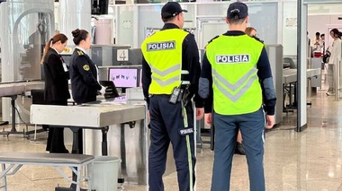 Шымкент әуежайында ұшаққа кешігіп қалған екі адам жанжал шығарған: олар қамауға алынды