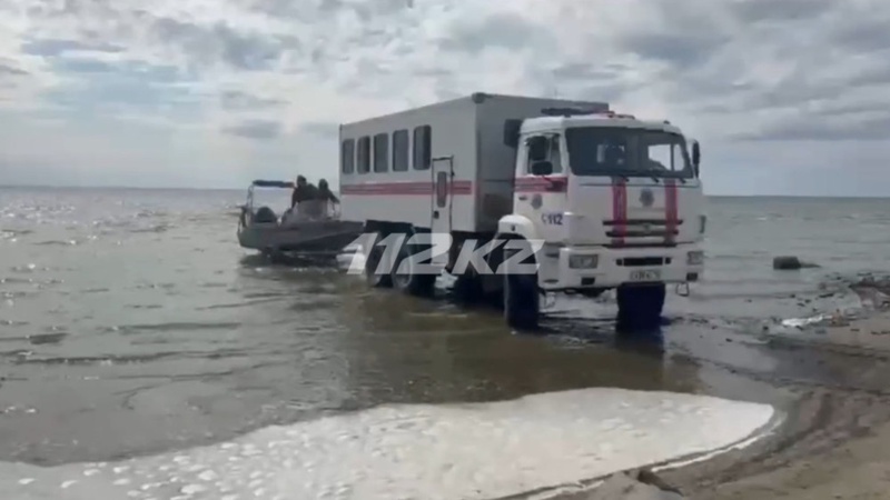 Бір апталық іздеу және 63 рет сүңгу: Зайсан көлінен екі балықшының денесі табылды