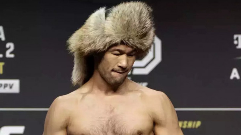 "Бұл саған бокс емес". Рахмонов екі дүркін чемпионды қылқындырып алды
