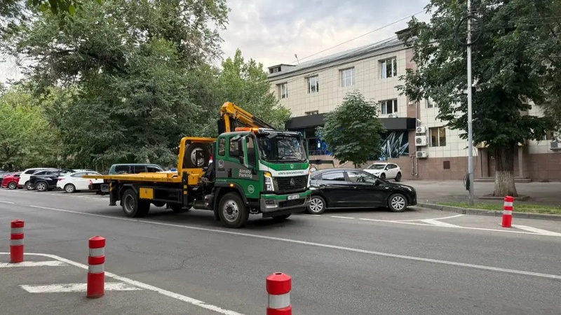 Алматинцам советуют забрать авто с штрафстоянок до 4 октября, потом придется заплатить больше