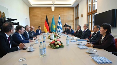 Президент Казахстана встретился с министром экономики Баварии
