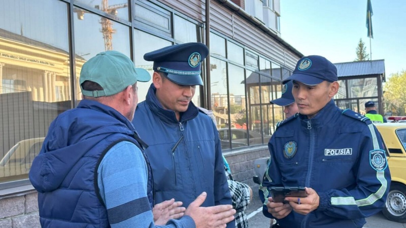 Петропавл тұрғыны такси жүргізушісі дөрекі болғанын айтқан: ол елден шығарылды