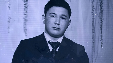 Зираттан қайтқан ағайындыларды аңдып барып пышақтаған: Қаскелеңде атышулы іс бойынша сот өтіп жатыр