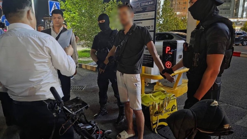 Балалармен танысқан: Шымкентте “14 жастағы“ ер адам ұсталды